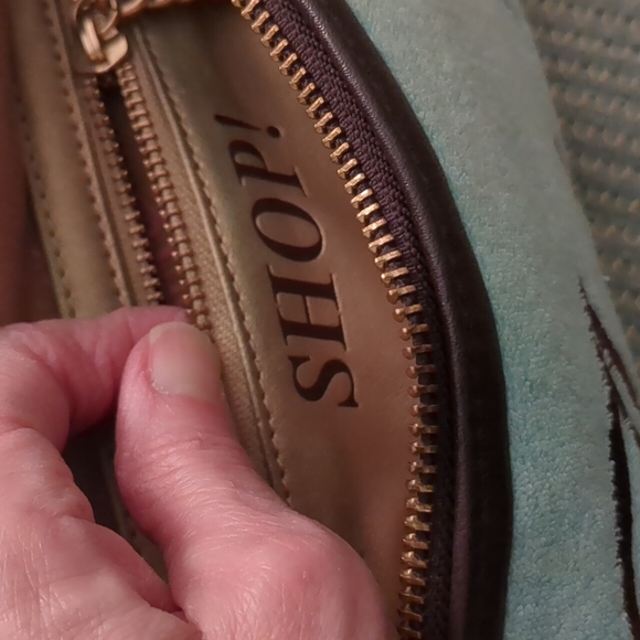 VINTAGE JUICY COUTURE TOOTSIE ROLL BARREL BAG! - Picture 13 of 17